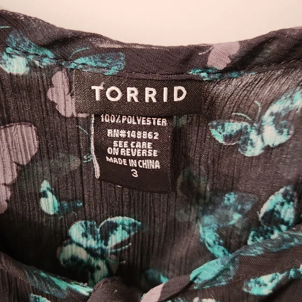Torrid 3 Butterfly Top - Picture 4 of 6